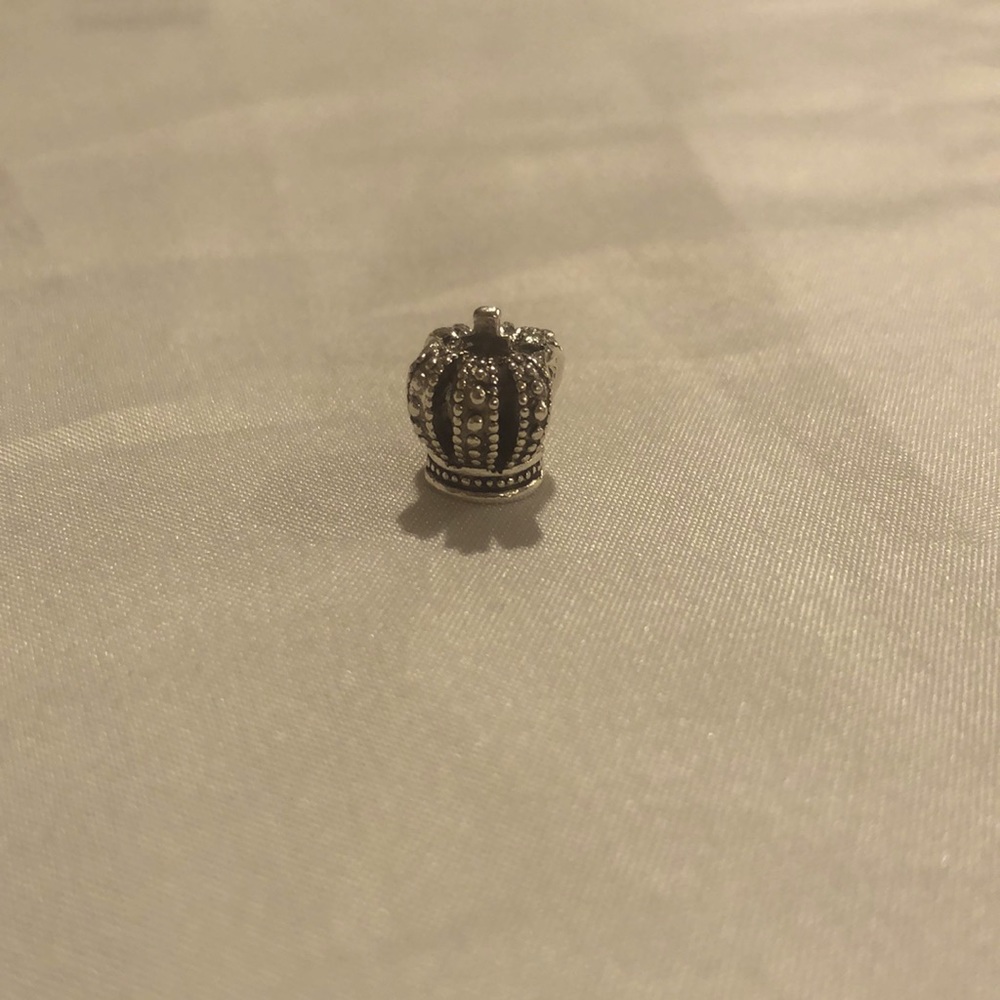 Queen’s Crown Charm